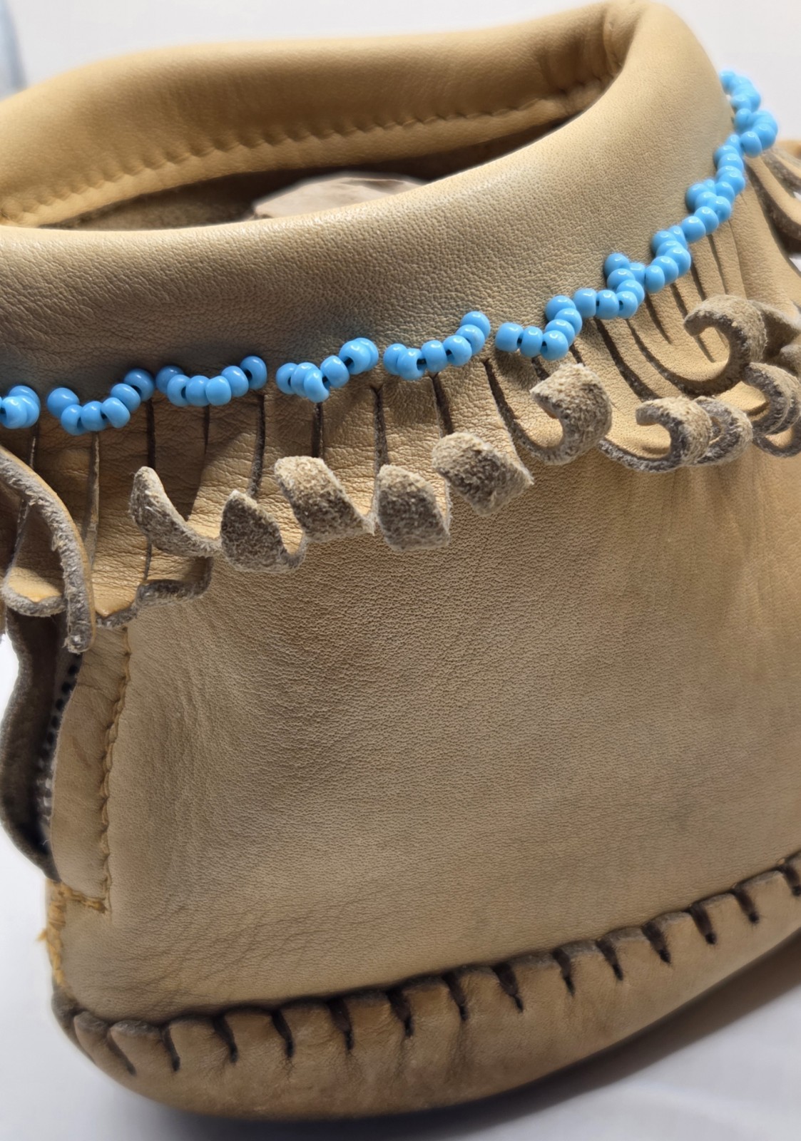 VTG Taos Mocassins Women's 7 to 7.5 Leather Fringed Beaded Indian Maiden