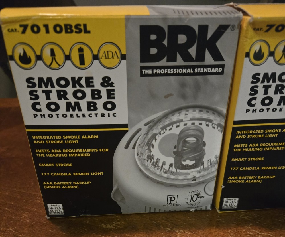 BRK Smoke & Strobe Combo Detector