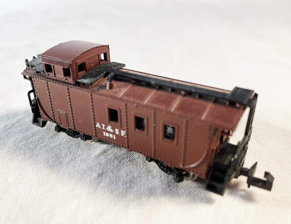 N-Scale ATSF Cupola Caboose Lot