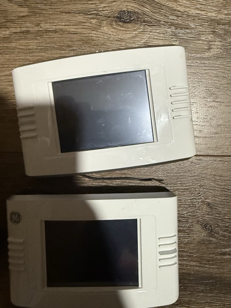 GE Interlogix 60-924-RF-TS Simon XT 2-Way Talking Touch Screen