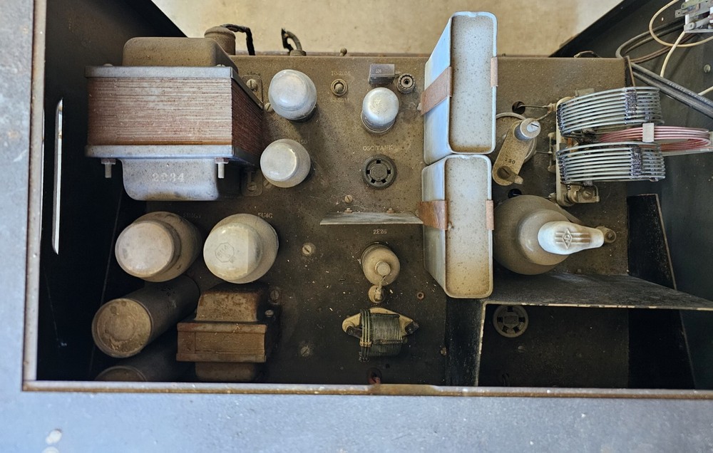 Vintage WRL Globe Champion Ham Radio Transmitter