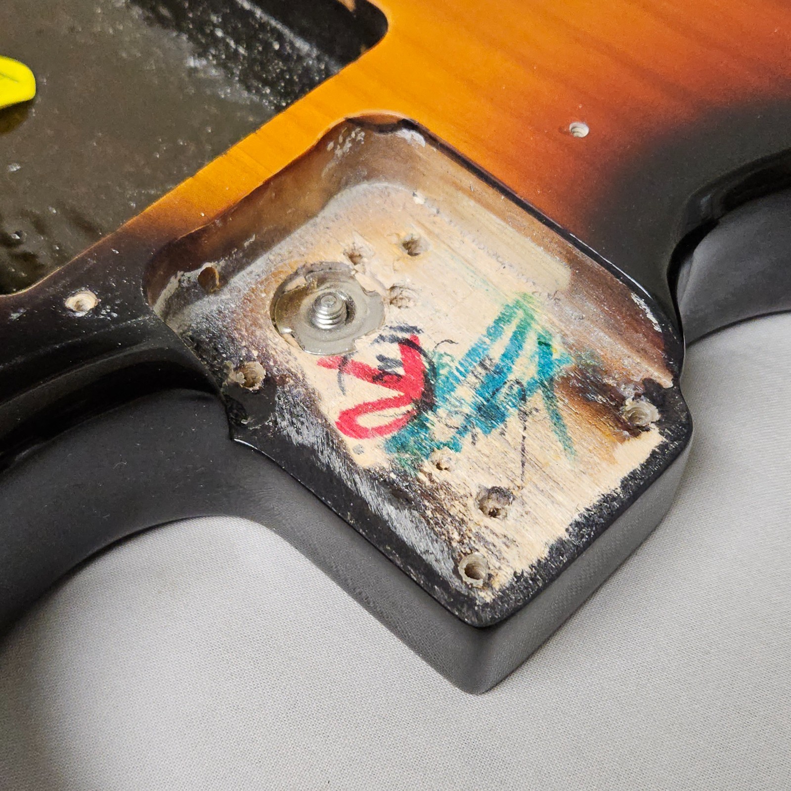 1995 Fender USA Strat Plus Deluxe Body Antique Burst - American Guitar 90s