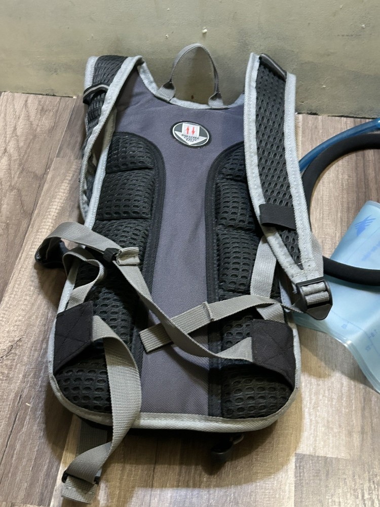 High Sierra 2.0 L Wave HYDRATION BACKPACK daypack HIKING BAG pack camping