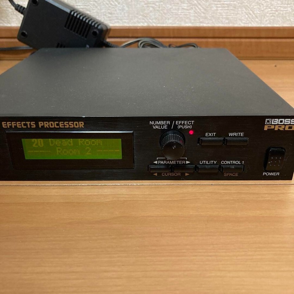 Boss SE-70 SE70 Multi Super Effects Processor