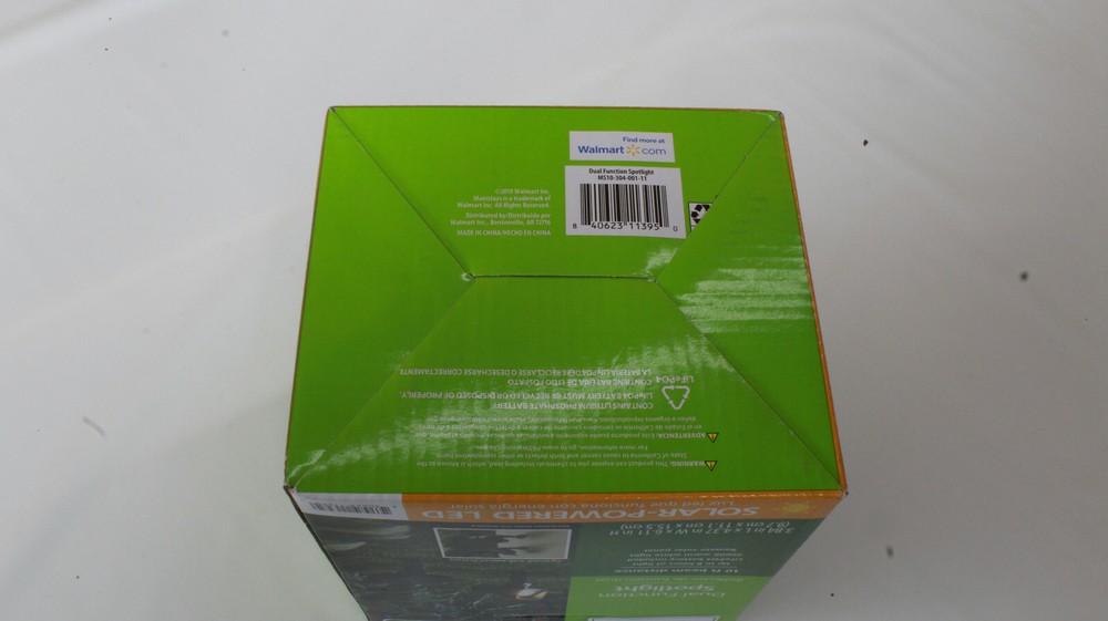 Solar Powered LED Dual Function Landscape Spotlight, 50 Lumens