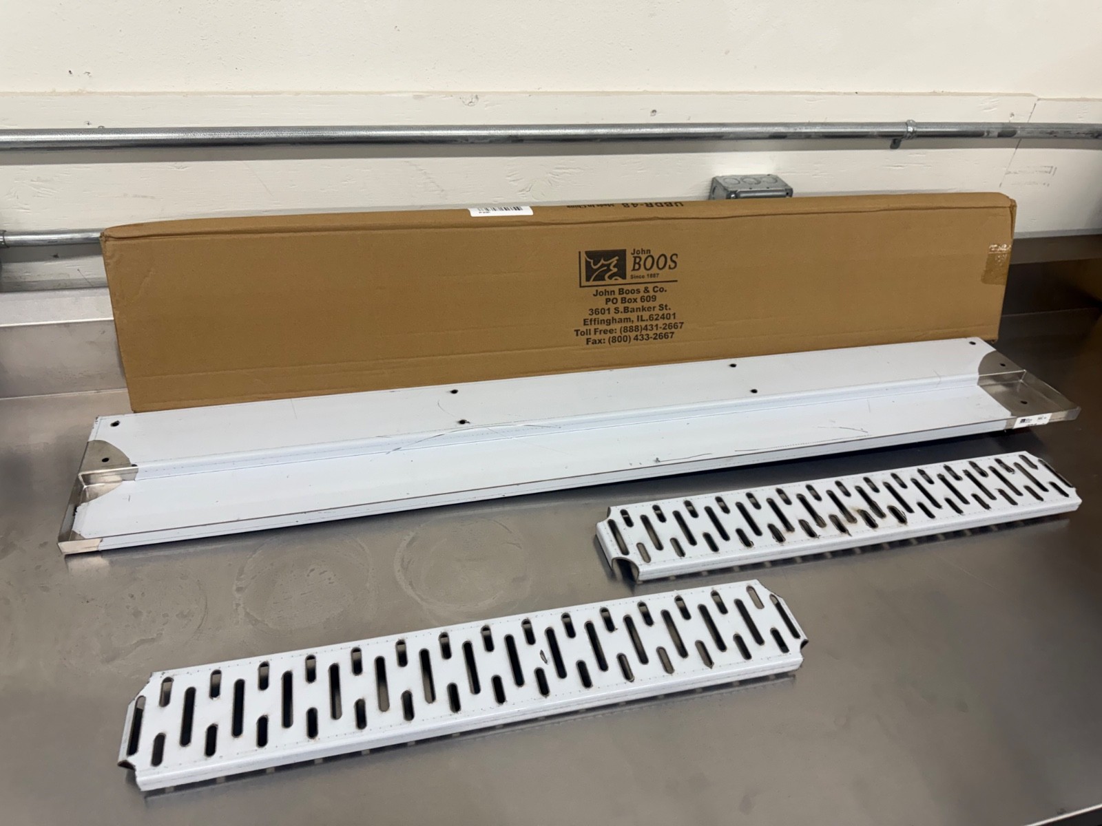 John Boos UBDR-48 48" Wide under bar mount drink rail - FREE SHIPPING!