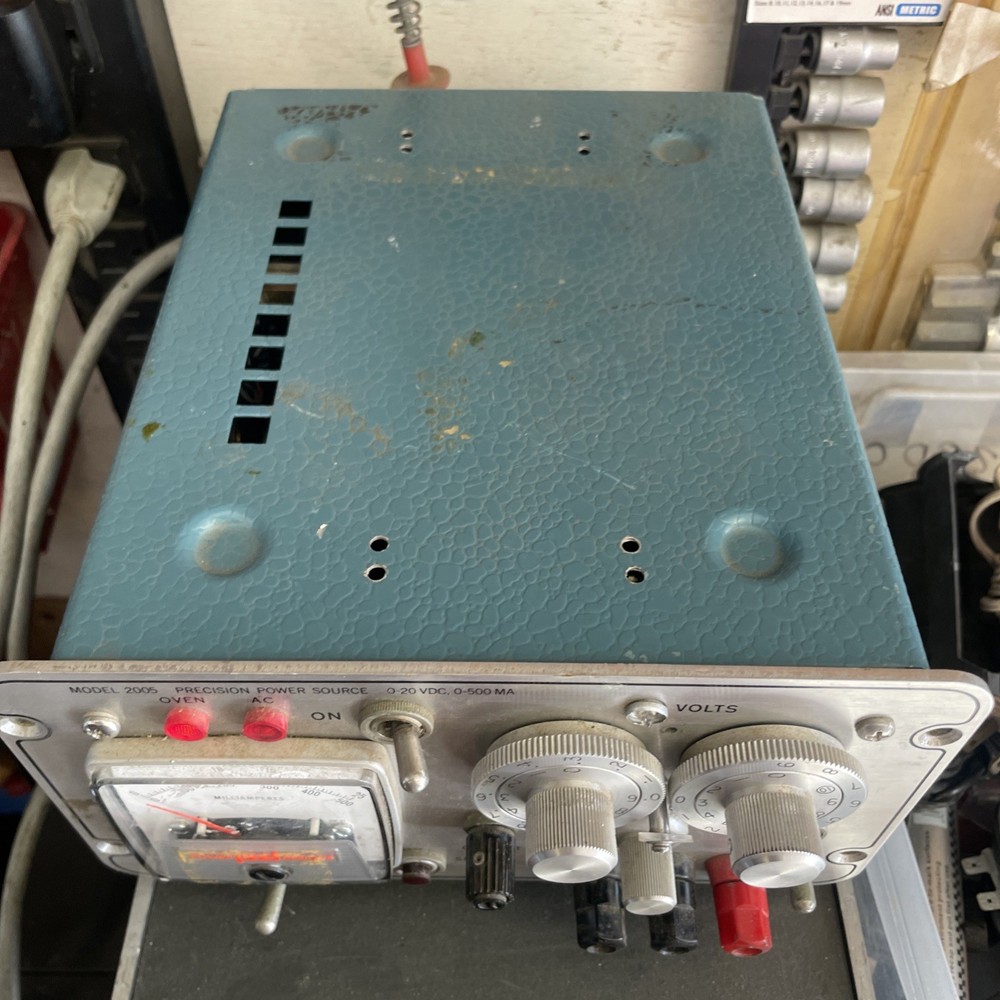 P D DESIGN MODEL 2005---PERCISION POWER SOURCE