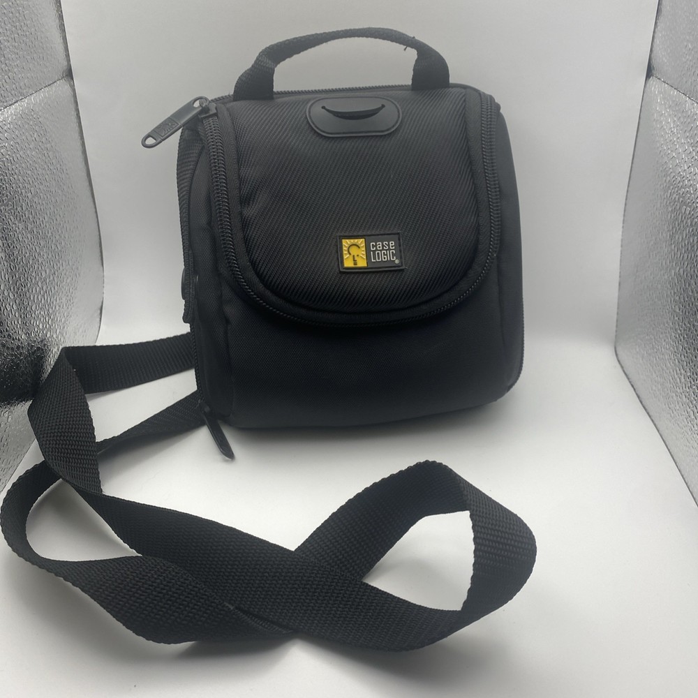 Case Logic CD Case Black Nylon Carrying Case w/Handle And Strap