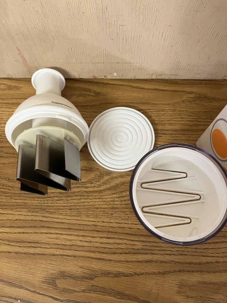 Tupperware THE CHOPPER MACHINE Dicer Food Chopper Vintage 2000