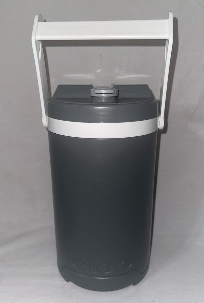 Igloo Workman Beverage 1 Gallon Jug, Grey