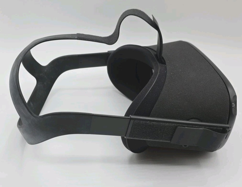 Bundle - Meta Oculus Quest 1 VR Headset + Lenovo Oculus Rift S w/ Controllers