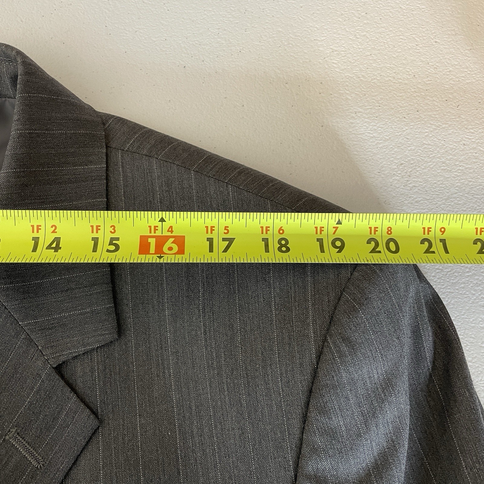 Lineage 2 Piece Suit Mens 44R 38x28 Gray Striped Wool Three Buttons Pants