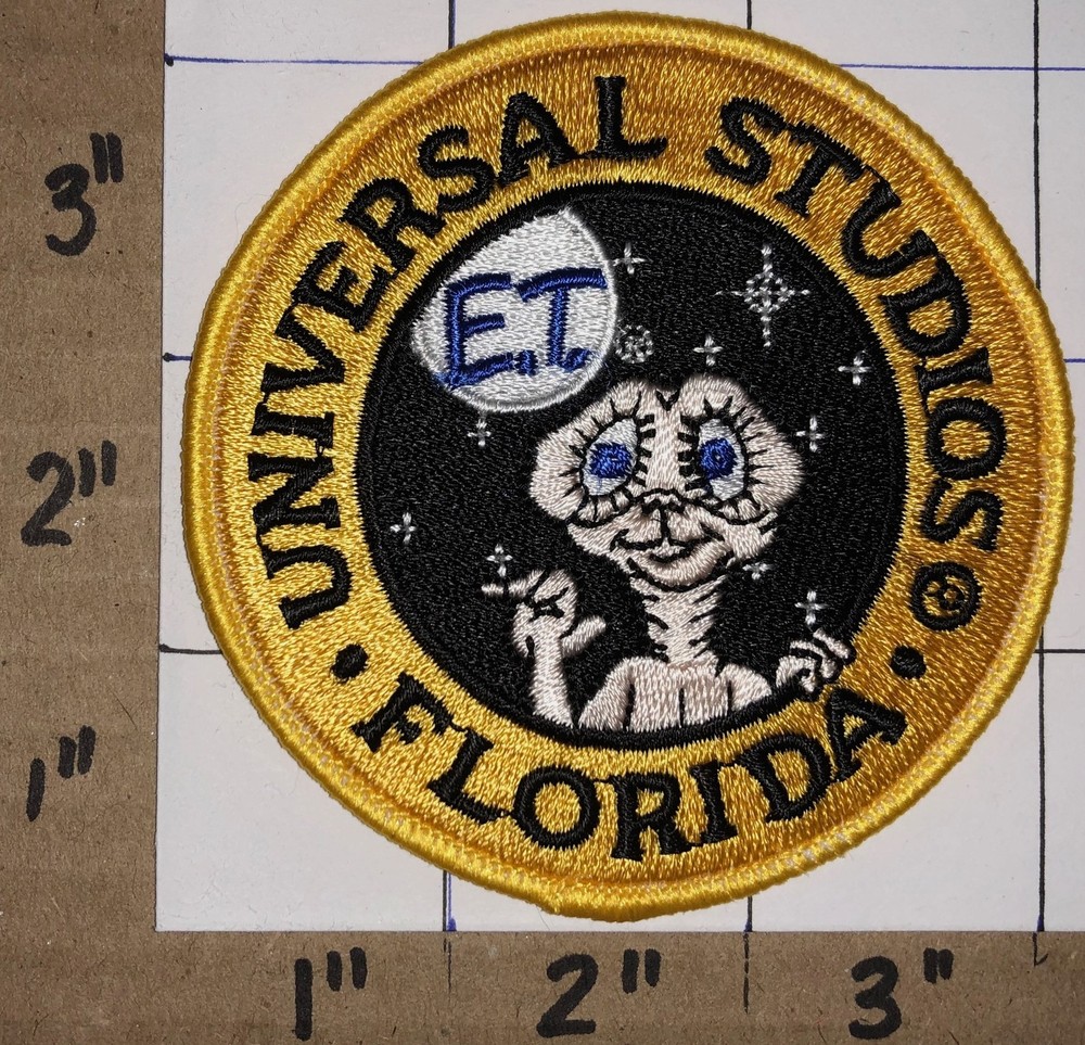 EXTRA-TERRESTRIAL ET E.T. ALIEN UNIVERSAL STUDIOS FLORIDA EMBROIDERED PATCH