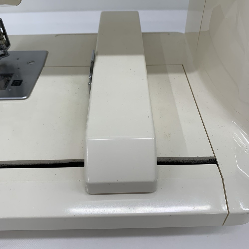Bernina Deco 500 Embroidery Machine *POWERS ON/UNTESTED/SEE PICS*
