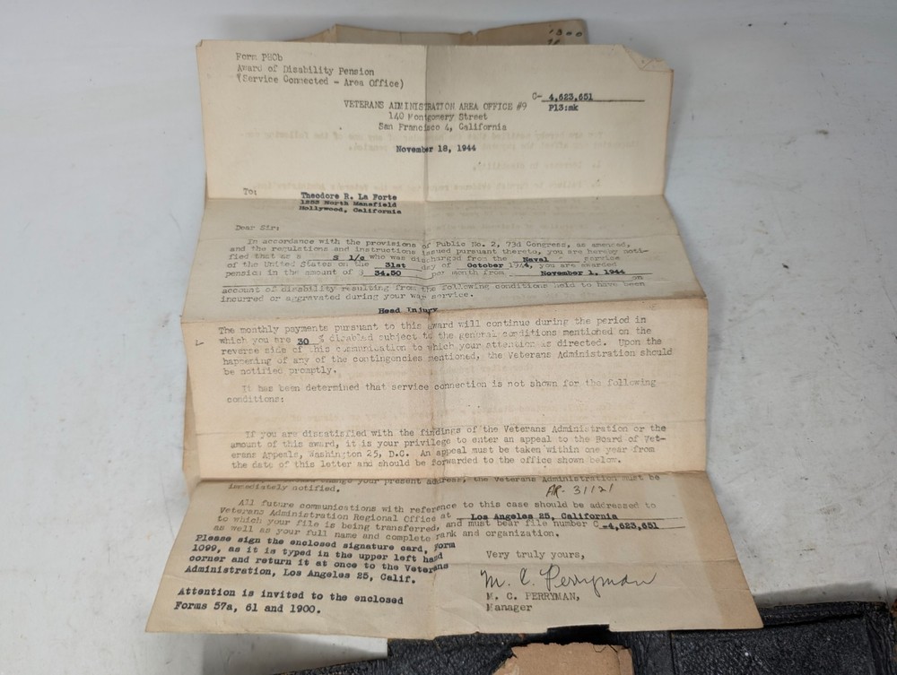WWII US Navy Honorable Discharge Leather Folder w/ Original Documents (231)