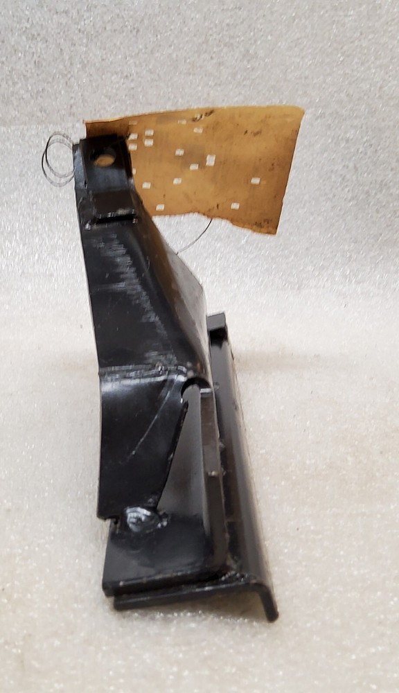 International Harvester Air Compressor Stabilizer Mounting Bracket 355408C1