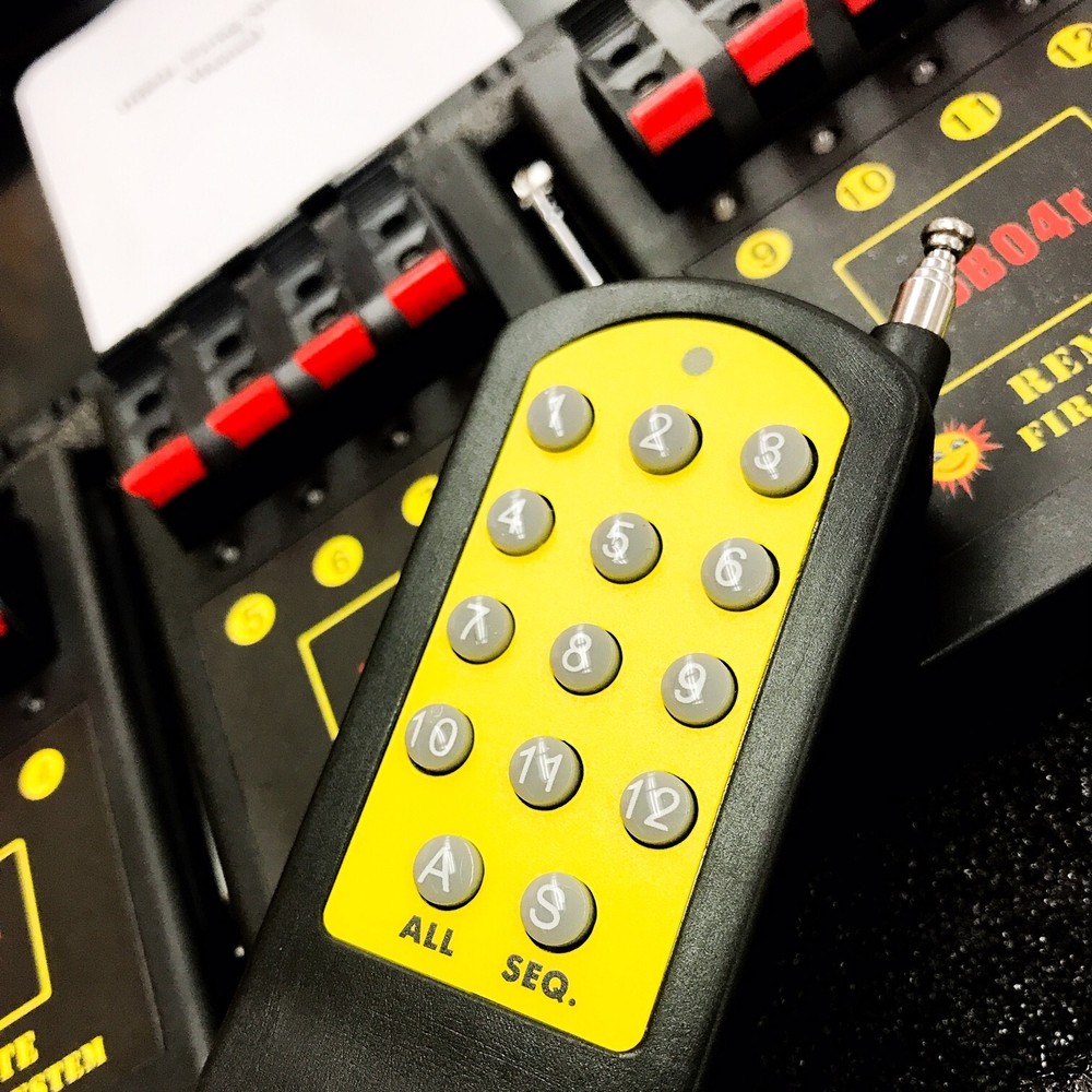 12 cue Wireless Remote FIREWORK FIRING SYSTEM