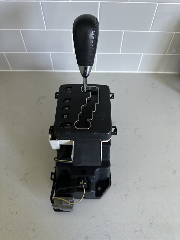 2005 to 2007 Chrysler Pacifica Gear Shifter Assembly Shift