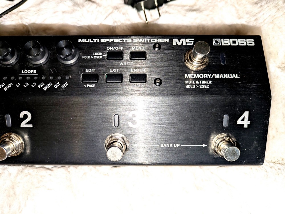 Boss MS-3 Multi Effects Switcher Loops Built-in Effects Pedal Switcher + Adapter