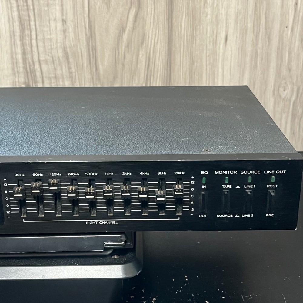 TEAC EQA-10MKII Graphic Equalizer Powers On