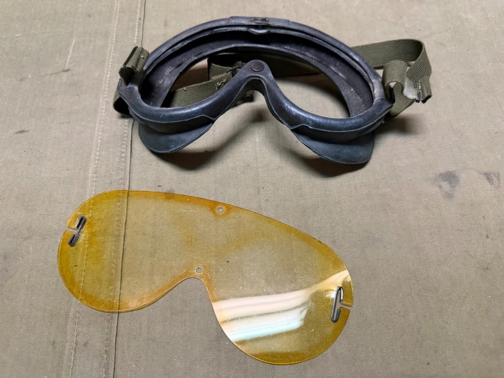 ORIGINAL WWII US ARMY INFANTRY M1944 DUST WIND GOGGLES- POLAROID