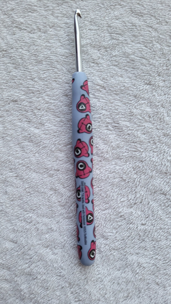 Preowned Squid Game Red Guard Wobble Ergonomic Crochet Hook