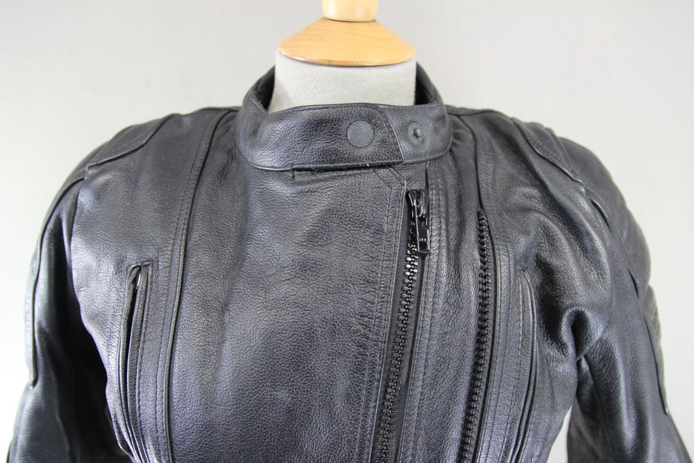 FRANK THOMAS BLACK LEATHER BIKER JACKET WITH CE ARMOUR & THERMAL LINING: SIZE 12