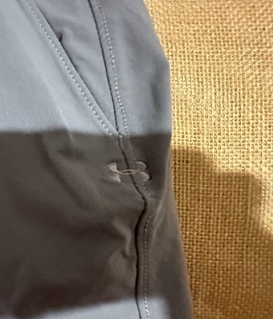 Under Armour men’s 32 athletic short gray pockets solid flat stretch relaxed Phi