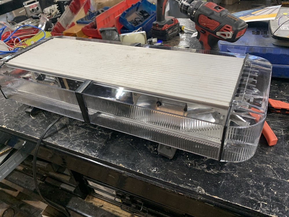 Whelen Edge 9000 Mini BASIC Light Bars 26-28”