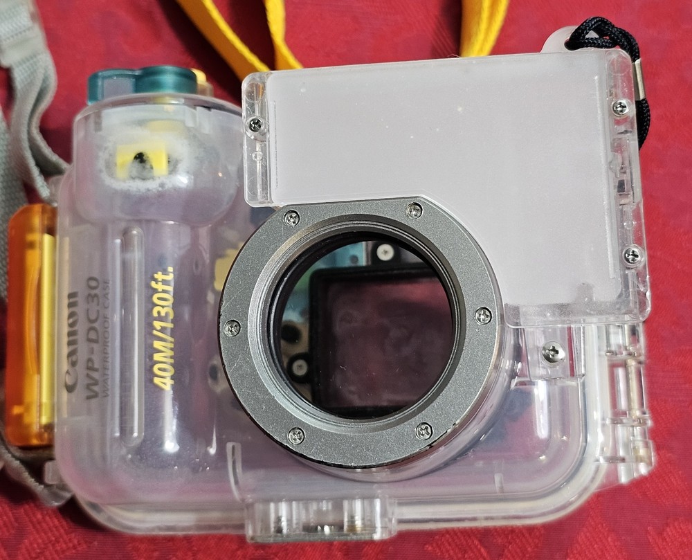 Canon WP-DC30 Waterproof Case 40M/130ft Housing for Powershot Camera Untested