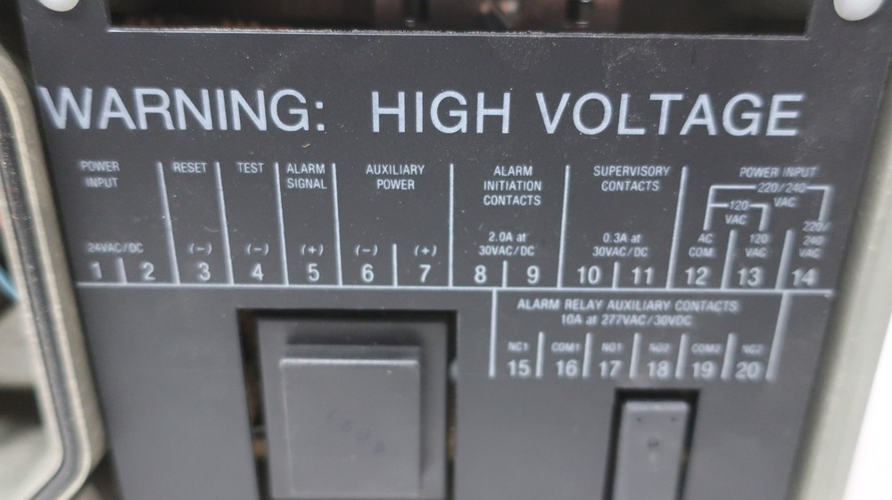 System Sensor DH400ACDC Smoke Duct Detector