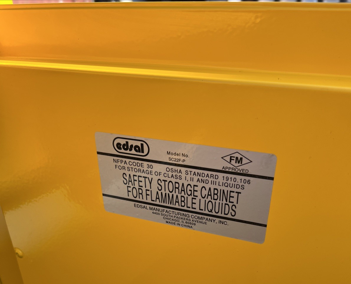 Edsal 22 gal Steel Freestanding Flammable Safety Storage Cabinet