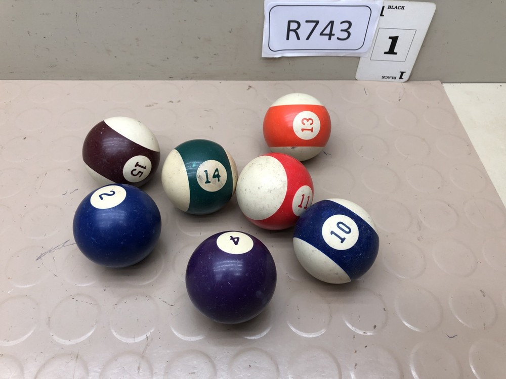 Vintage Pool Billiard Balls - B1