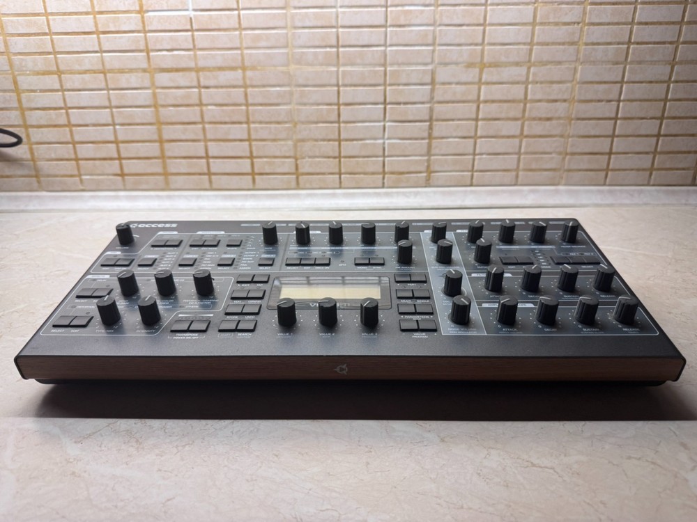 🎛️ Access Virus TI2 Desktop – Excellent Condition