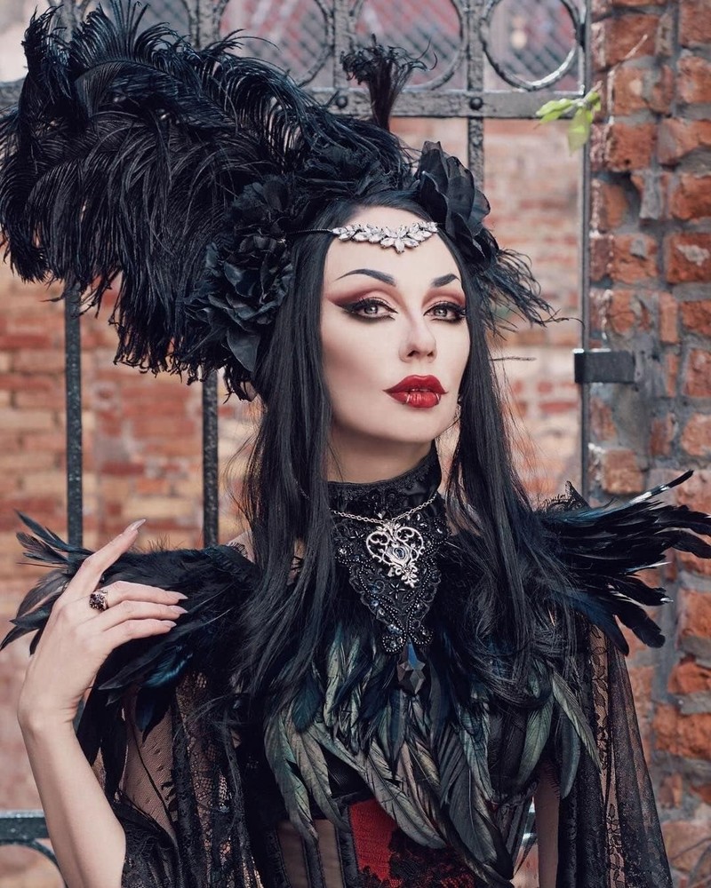 Elegant Black Feather Collar Cape