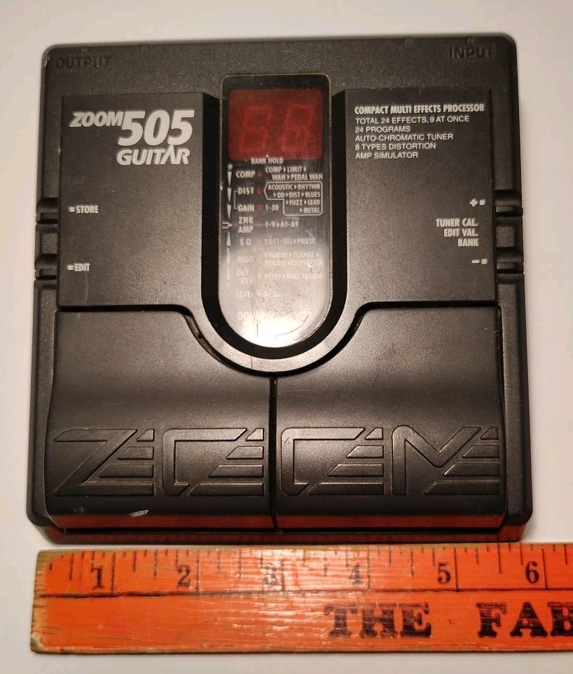 Zoom 505 World's First Multi Effects System In A Compact Pedal Tested & Working