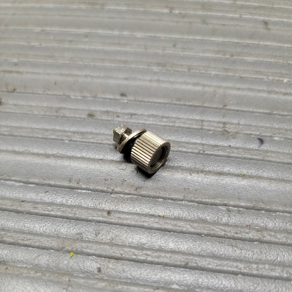 Realistic Sa-1001 Amplifier Ground Post