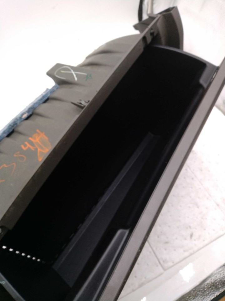 SIENNA 2015 Glove Box 631077