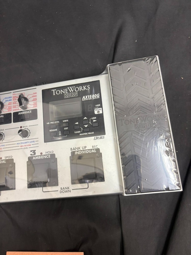 Korg AX1500G Guitar Multi Effects Processor Amp Modeling Expression Pedal Tested