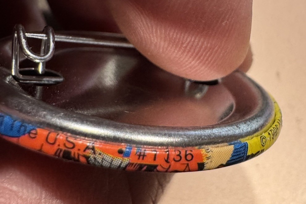 1996 MARVEL COMICS PIN BUTTON ROUND 1 3/4 INCH MARVEL CHARACTERS #1136