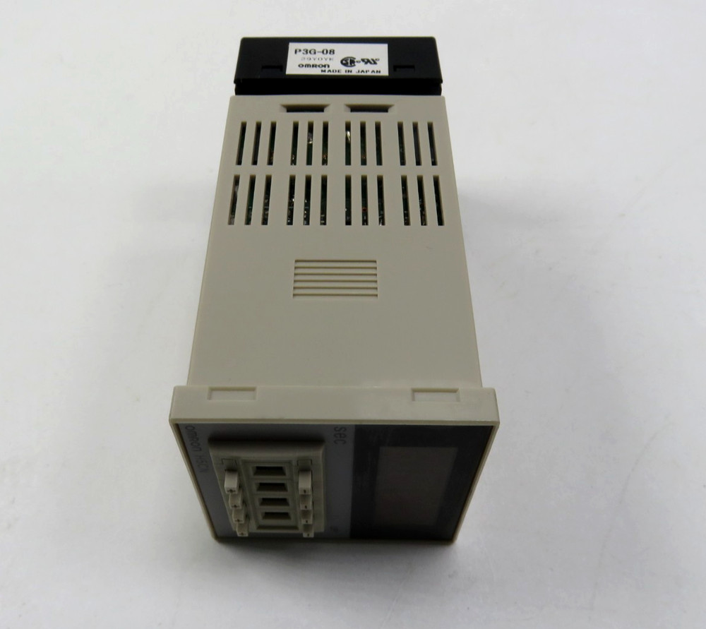 Omron H5CN-XBN Timer w/ Omron P3G-08 Socket