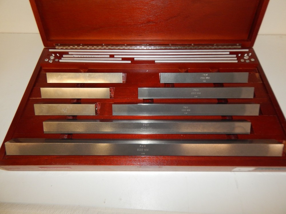 ^^ PRATT & WHITNEY METRIC SQUARE GAGE STANDARDS SET MODEL 237 (CZU23)