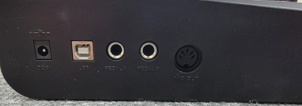 Monoprice SRK37 37-Key USB MIDI Keyboard Controller Stage Right Series