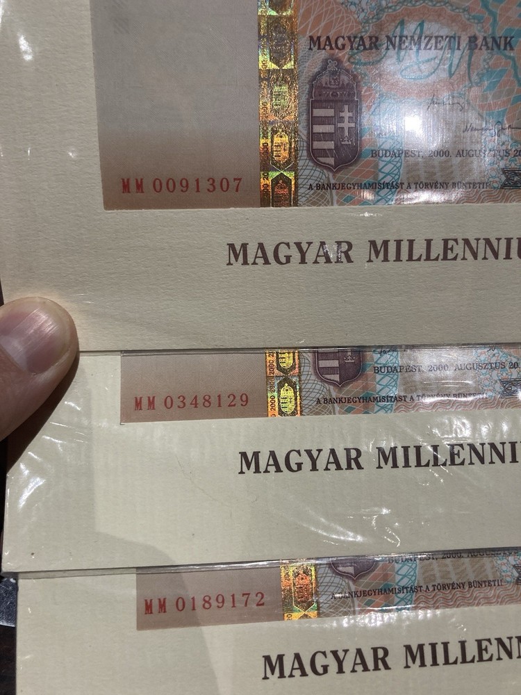 2000 HUNGARY 2000 FORINT COMM. BANKNOTE P#186 UNC