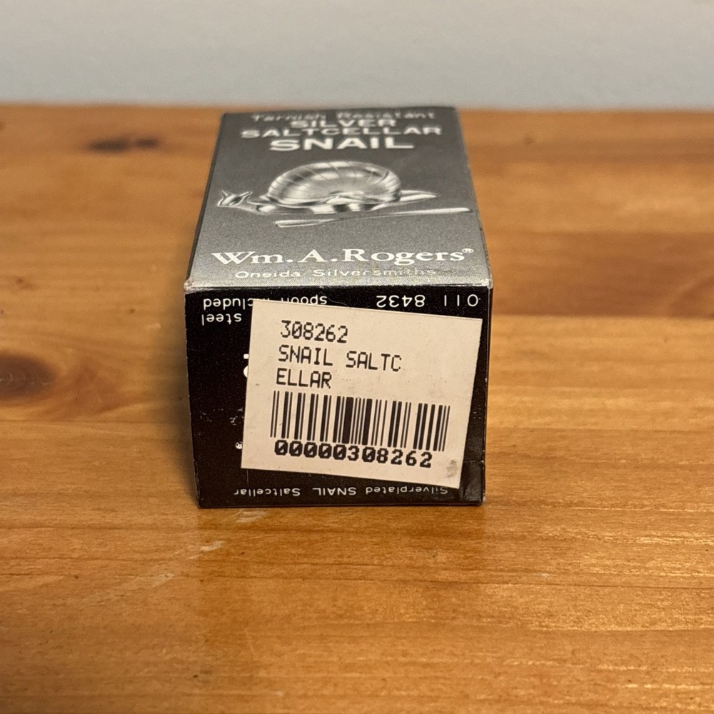 Wm. A. Rogers. Oneida Silversmiths Tarnish Resistant Silver Salt Cellar Snail