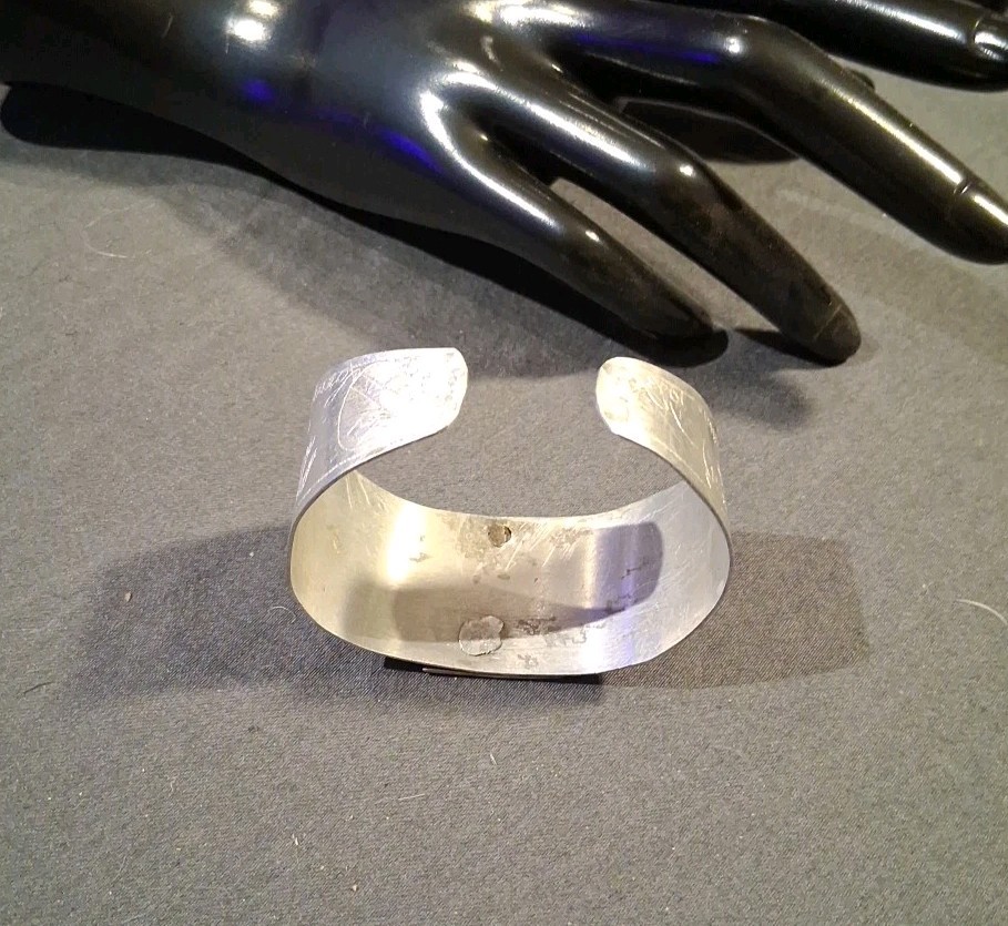 WWII 1943-44~US Navy~Engraved Trench Art Bracelet Cuff Hula Lady South Pacific