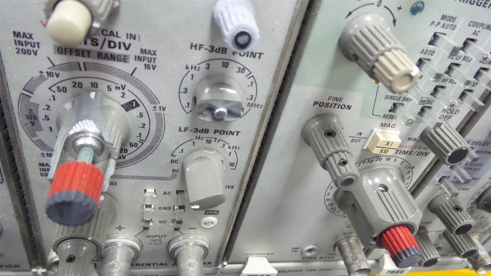 Tektronix 7704 A Oscilloscope System
