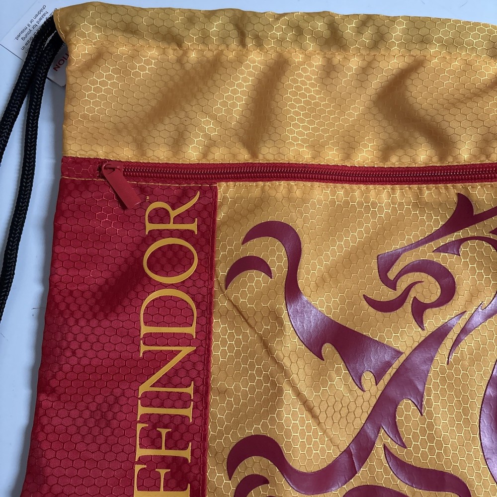 Universal Studios Harry Potter Mascot Gryffindor Drawstring Backpack Bag NWT