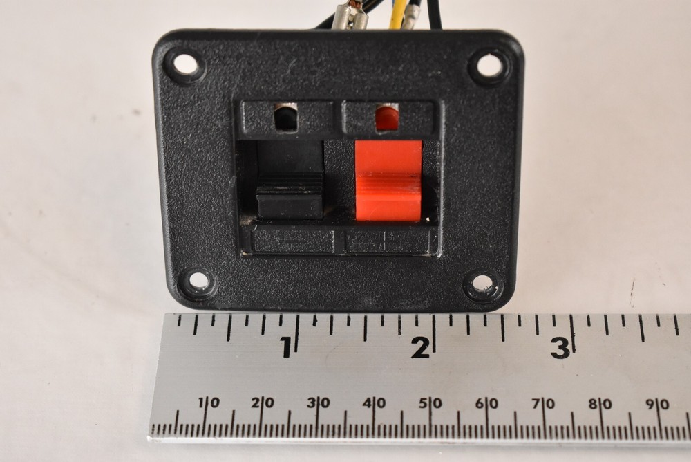 Single REALISTIC MINIMUS 77 Speaker Binding Post Crossover 40-2054