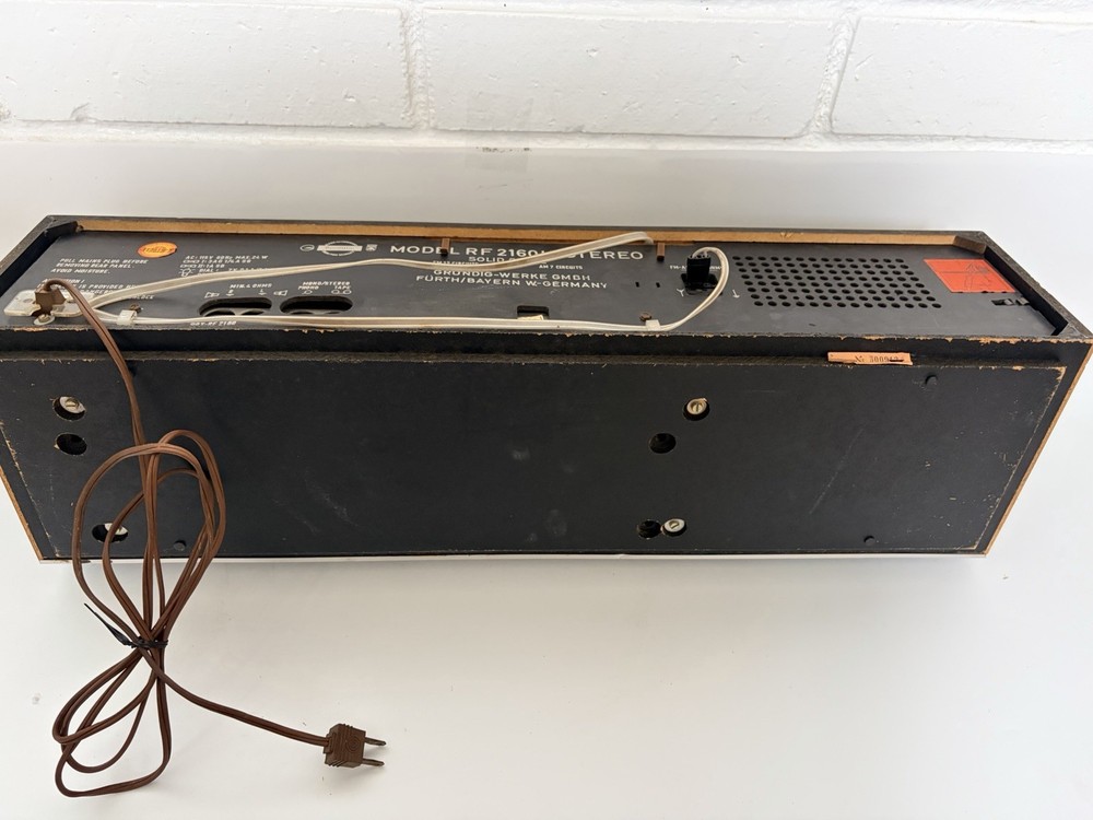Vintage Grundig Model RF 2160U Solid State Stereo Read Description